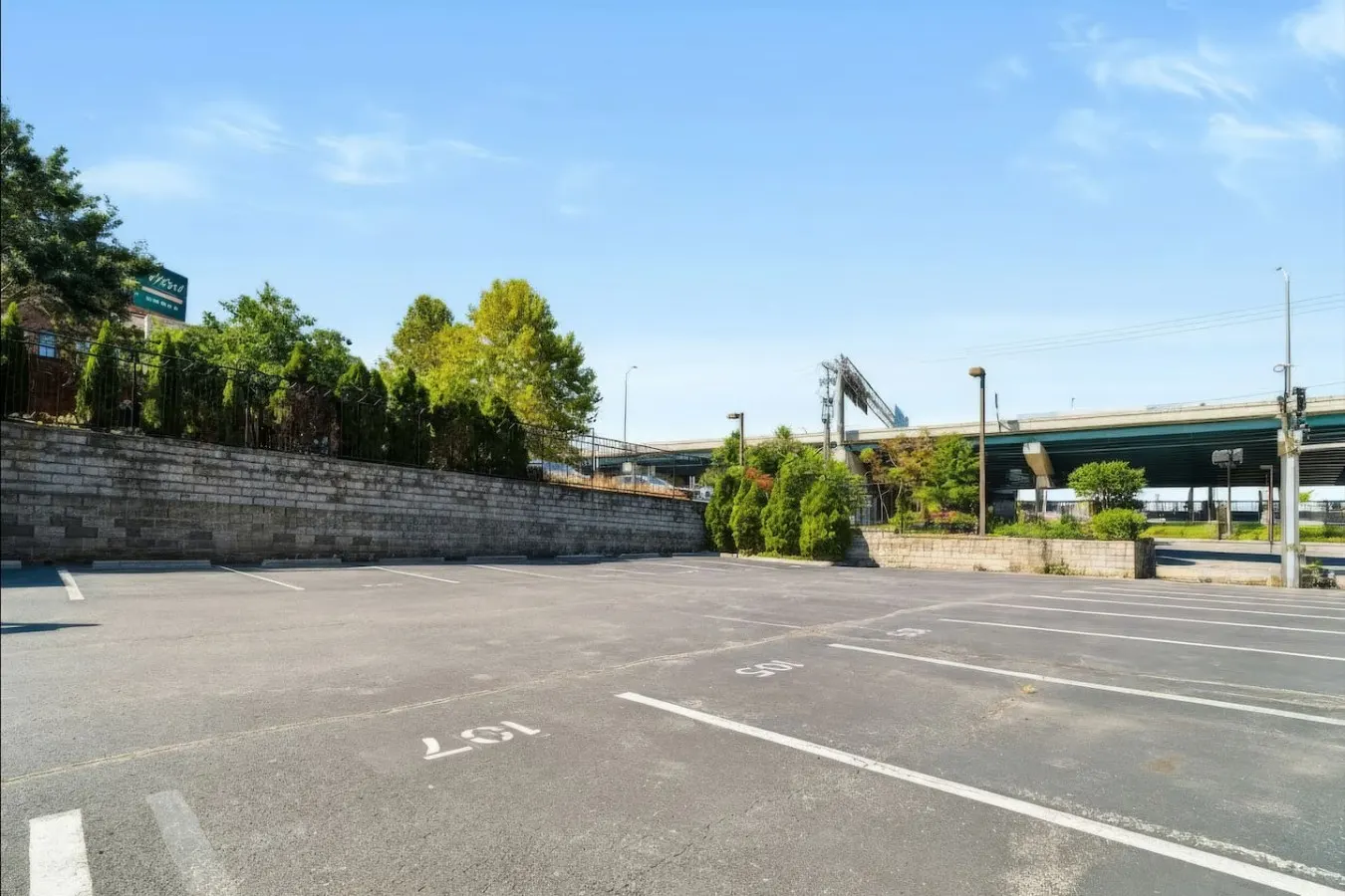 Modern Luxury Townhome Near Old City & Downtown 12