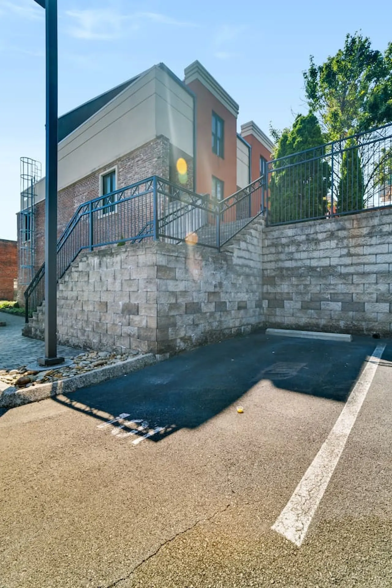 Modern Luxury Townhome Near Old City & Downtown 18