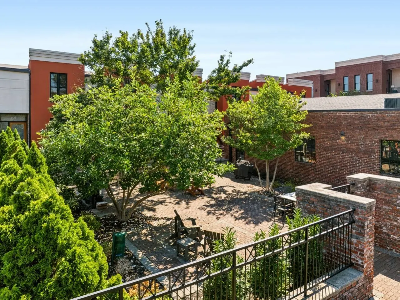 Modern Luxury Townhome Near Old City & Downtown 20