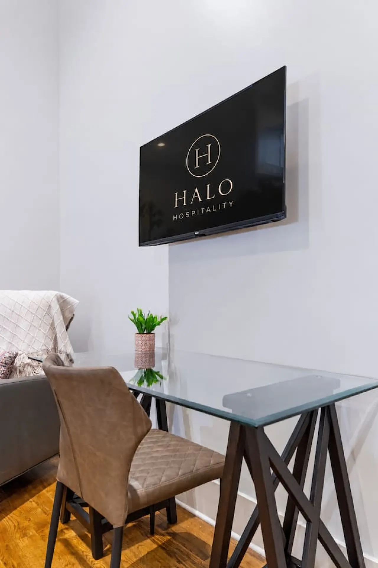 Modern Luxury Townhome Near Old City & Downtown 8