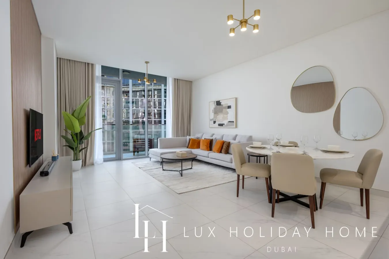 LUX The Burj Khalifa Lagoon View Suite 4 9