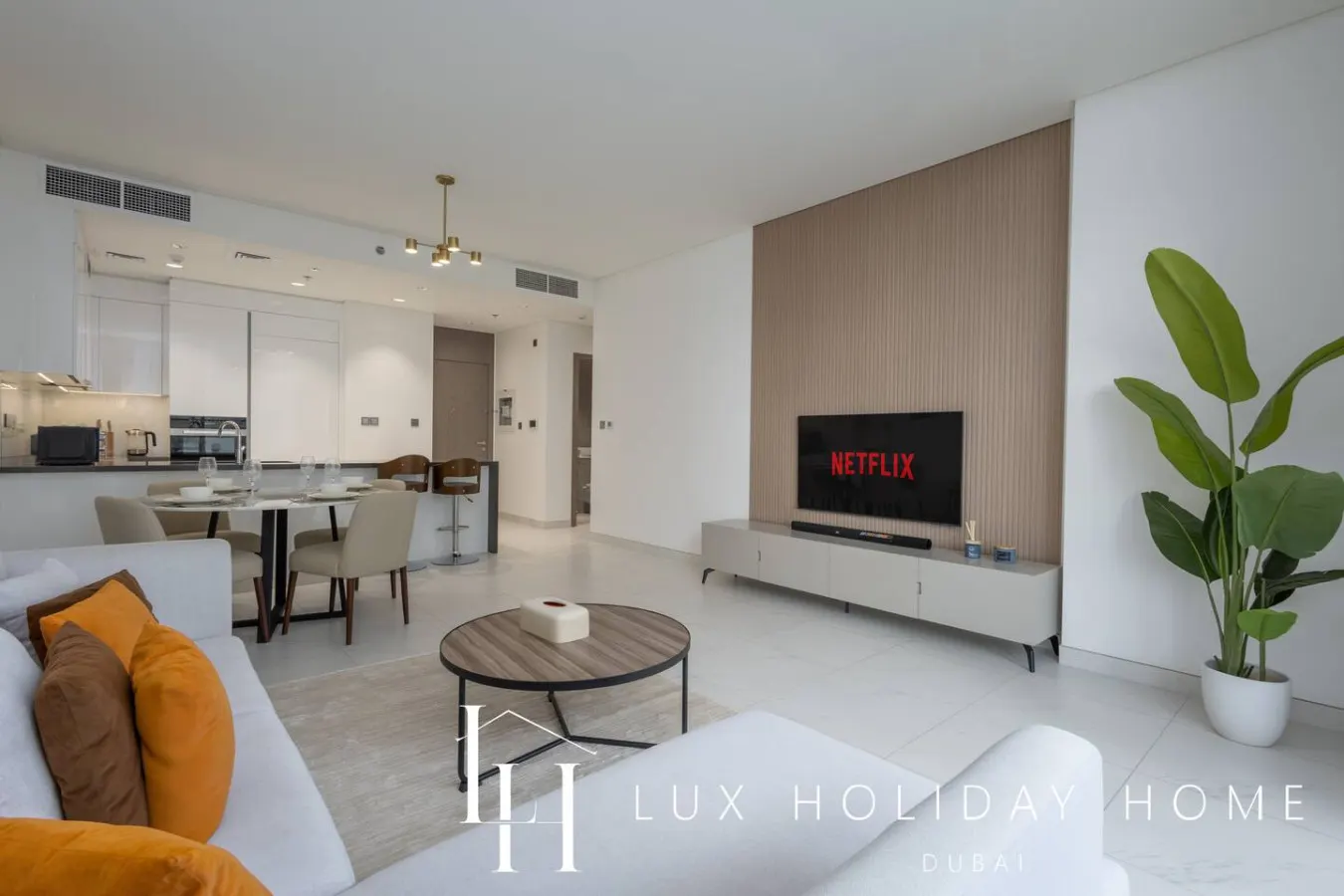 LUX The Burj Khalifa Lagoon View Suite 4 17