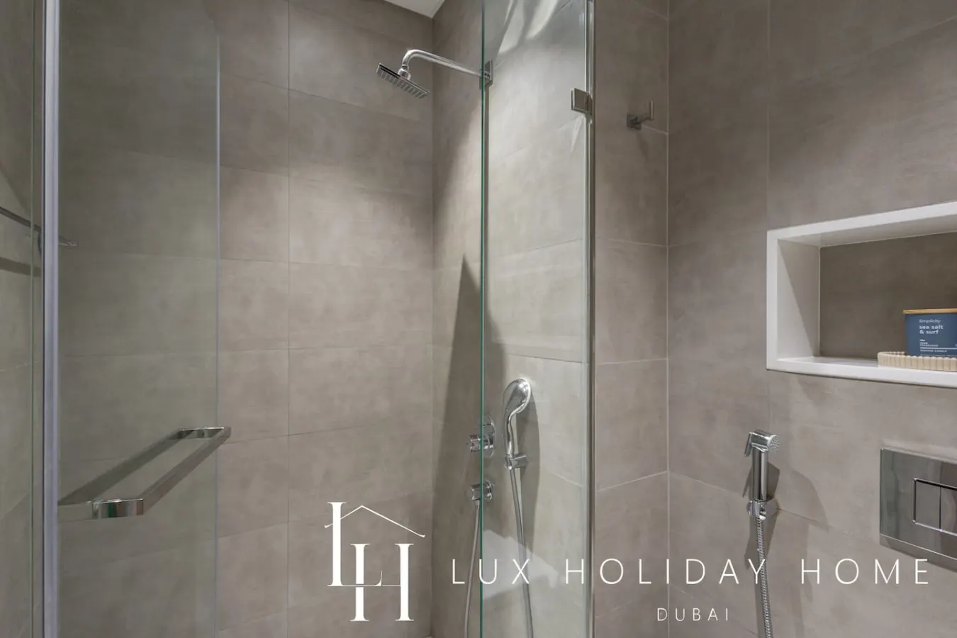 LUX The Burj Khalifa Lagoon View Suite 4 20