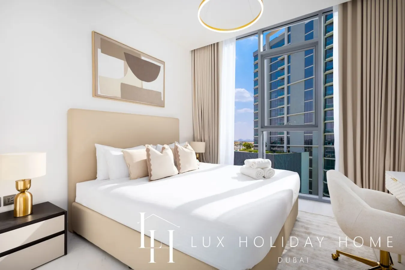 LUX The Burj Khalifa Lagoon View Suite 4 6