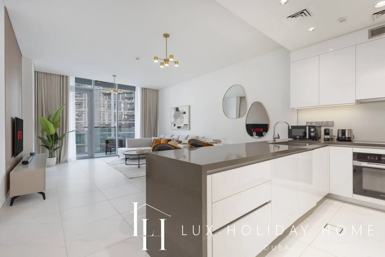 LUX The Burj Khalifa Lagoon View Suite 4 8