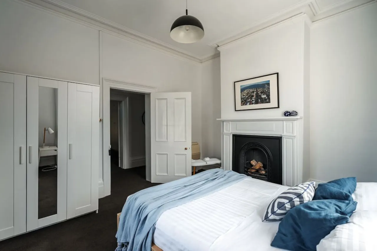 Berwick Cottage in Historic Battery Point 19