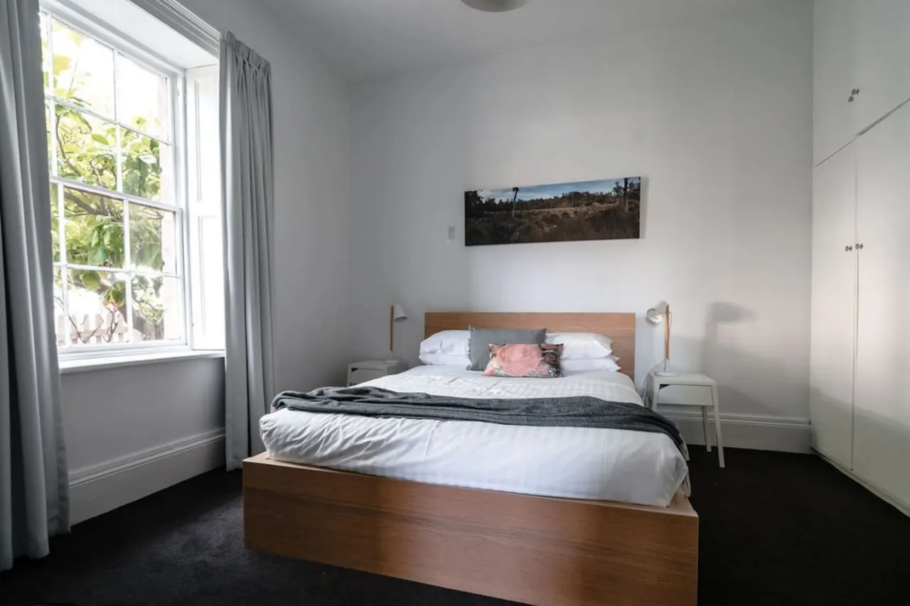 Berwick Cottage in Historic Battery Point 20