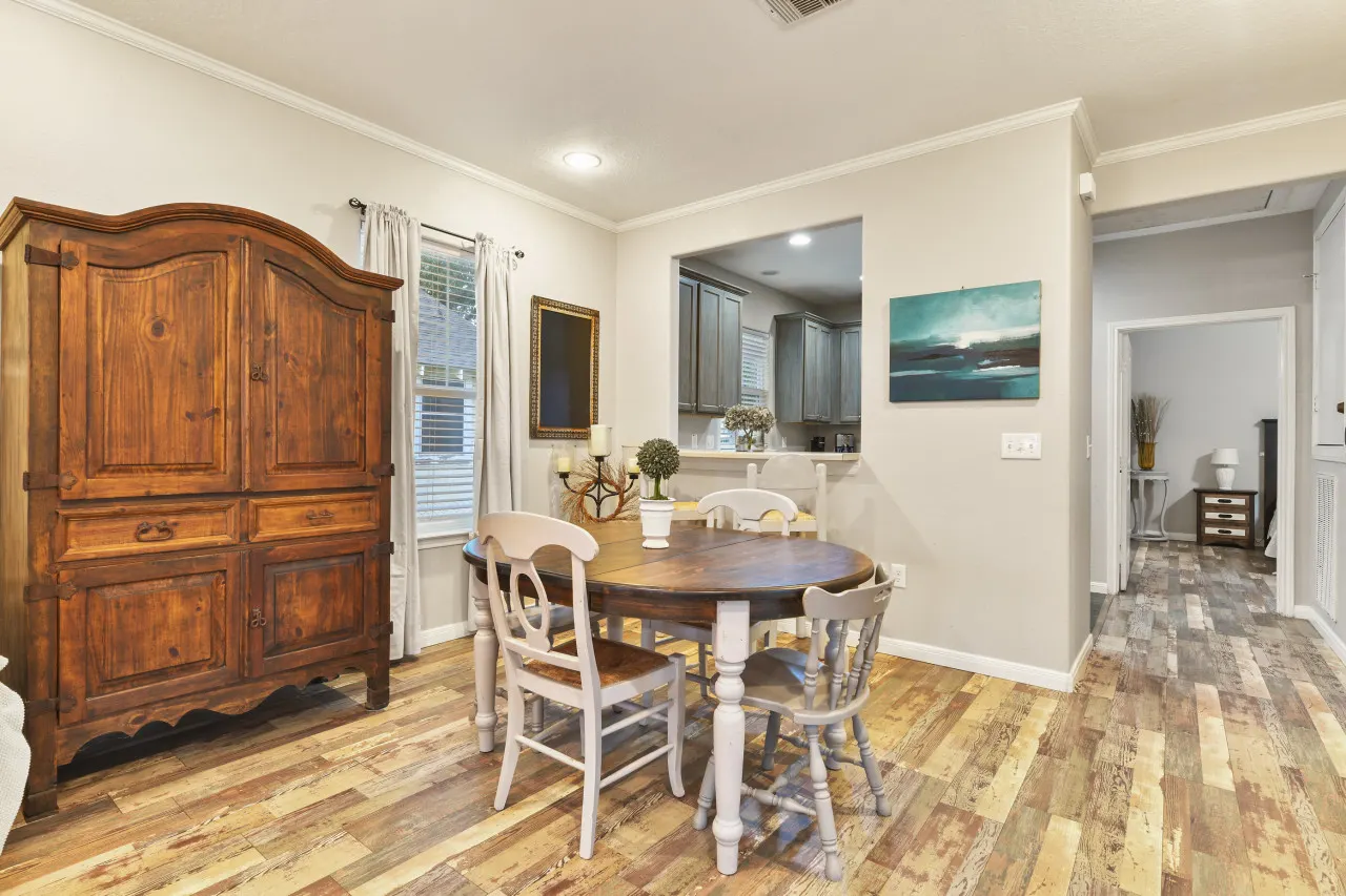 Gulf Escape Cottage Near Beach Attractions 11