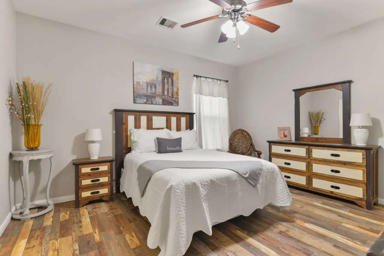 Gulf Escape Cottage Near Beach Attractions 19