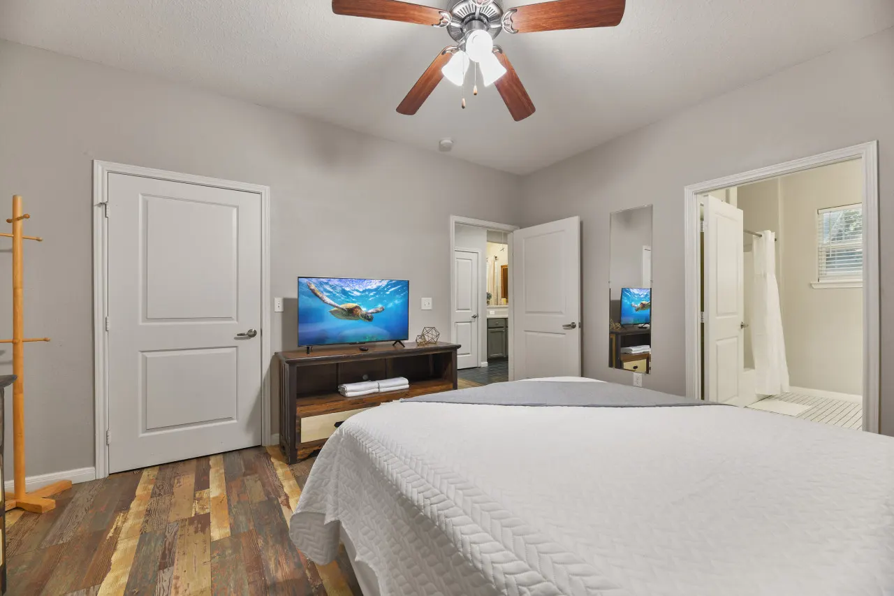 Gulf Escape Cottage Near Beach Attractions 20