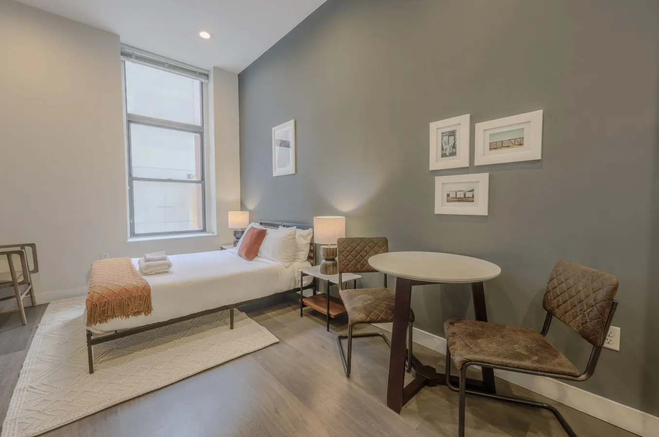 Airy, Pet-friendly, FiDi studio 2