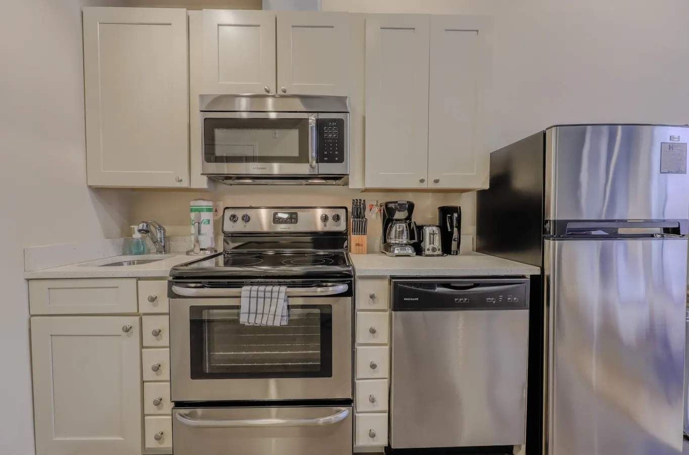 Airy, Pet-friendly, FiDi studio 5