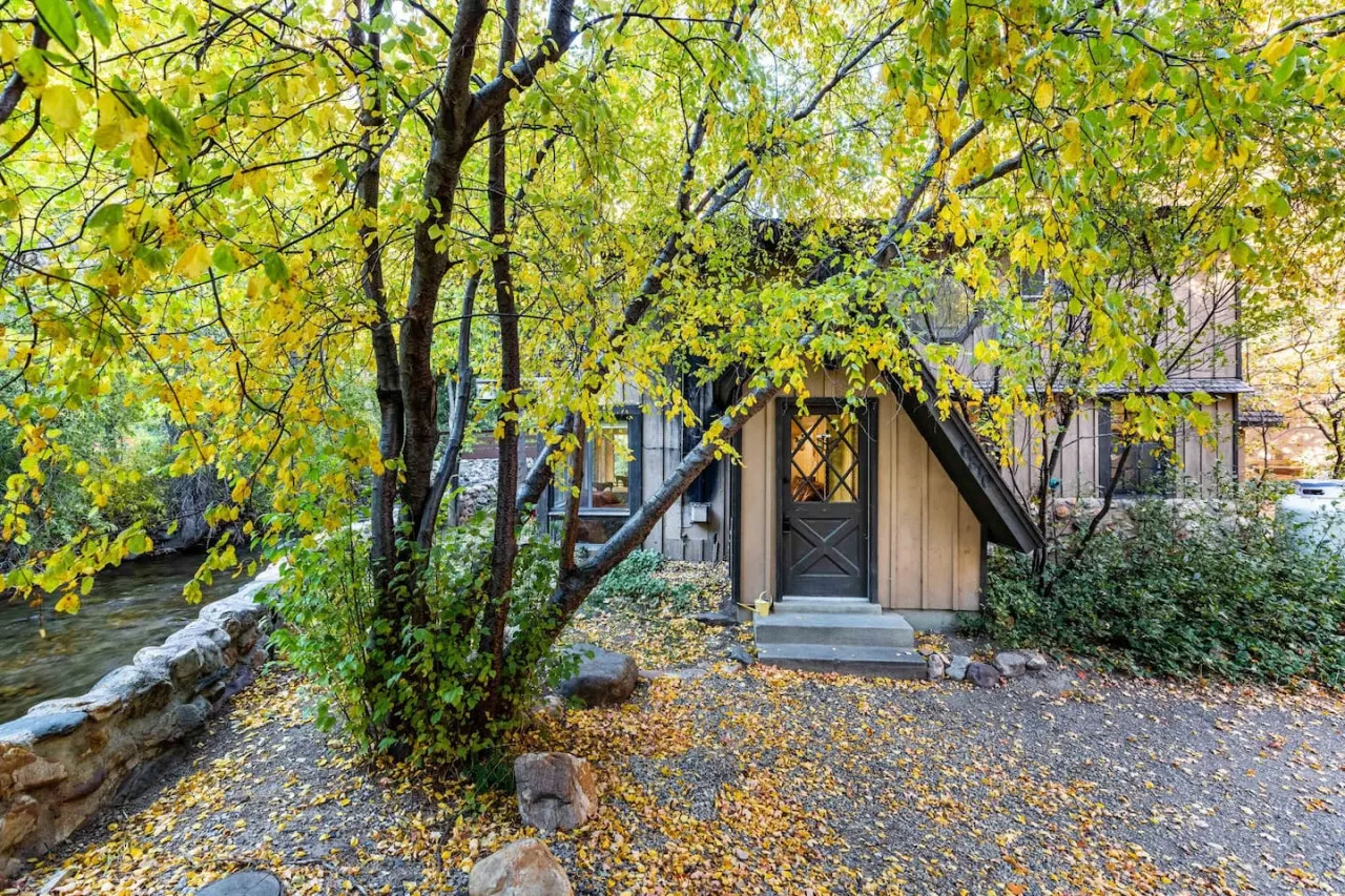 Cabin on Big Cottonwood River 10