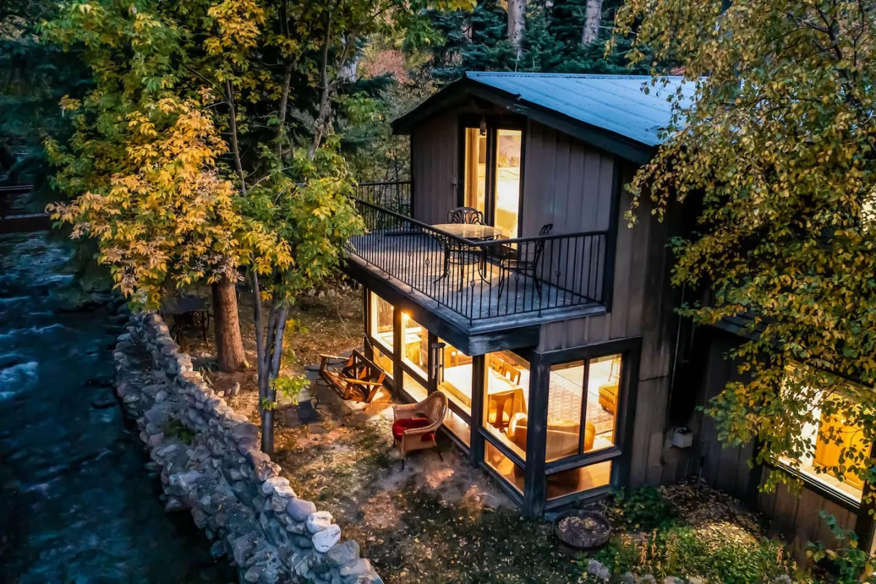 Cabin on Big Cottonwood River — photo 3