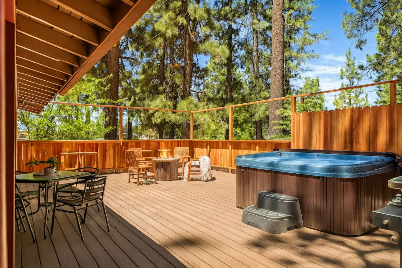 Lawliss Hideout, Steps to Village w/ Hot Tub 3