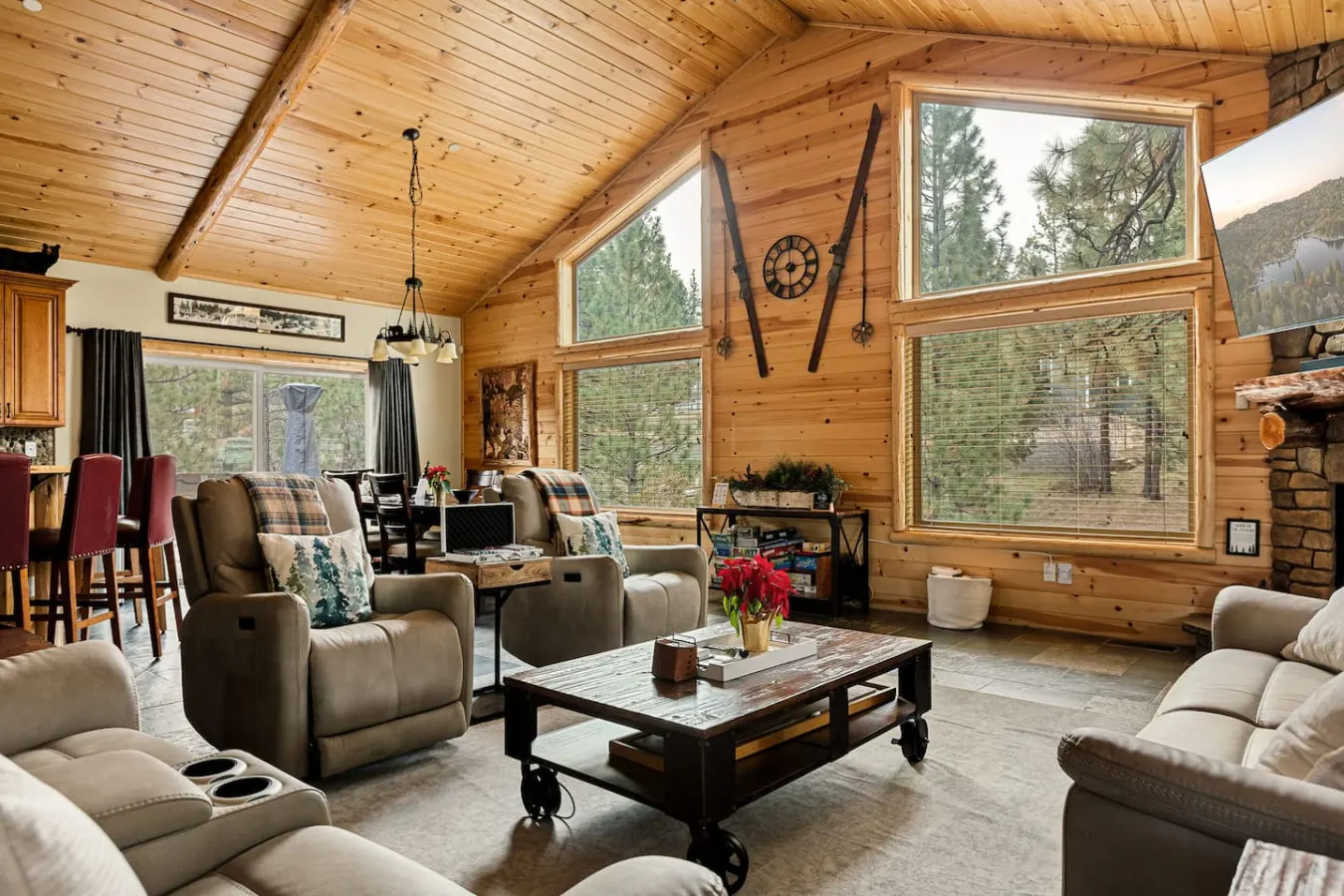 Bear Creek Lodge, Hot Tub near Snow Summit 15