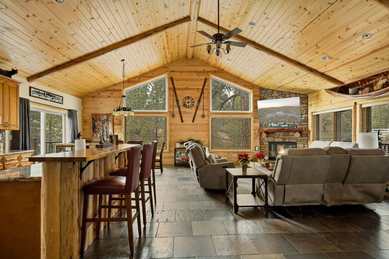 Bear Creek Lodge, Hot Tub near Snow Summit 8