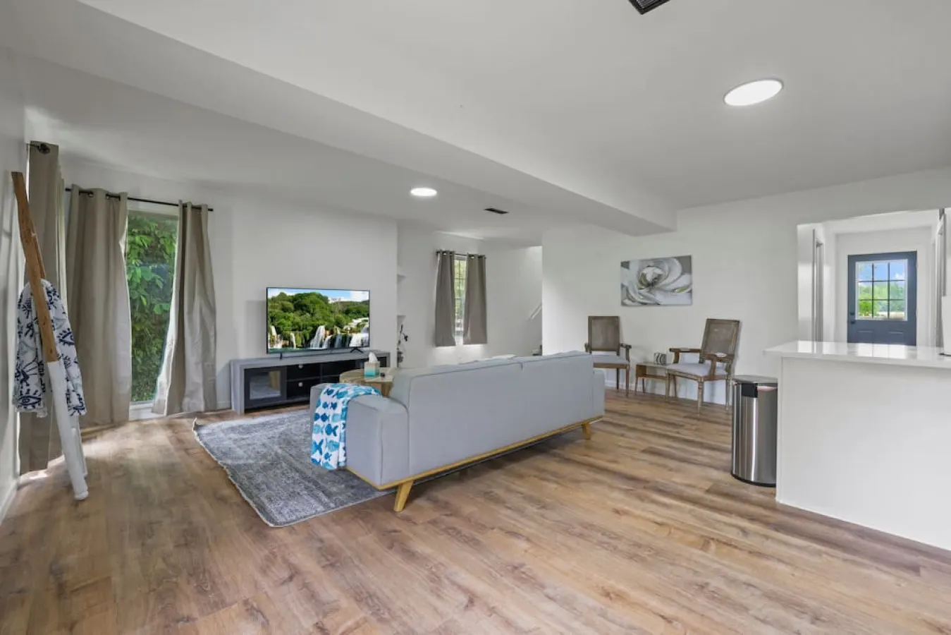 Luxury on Lakeside 6
