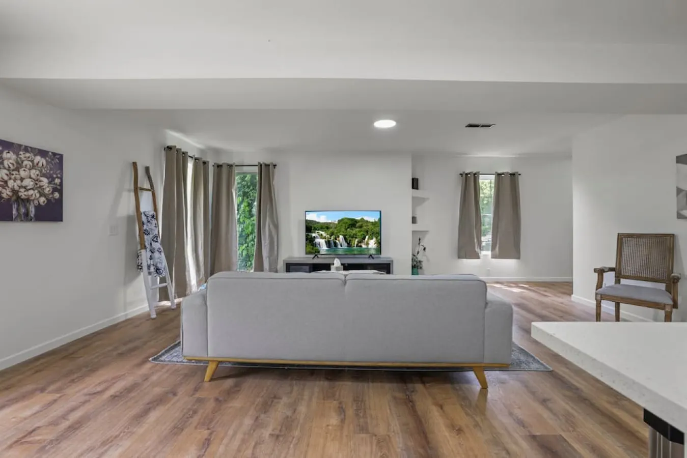 Luxury on Lakeside 8