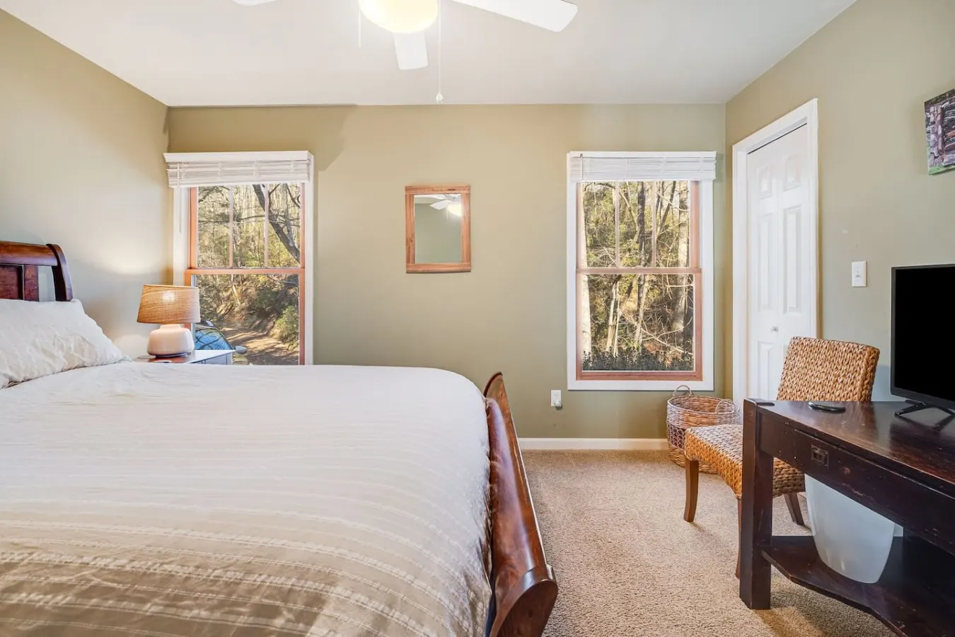 Serene Cabin Overlooking Pond on 66 Acres 7