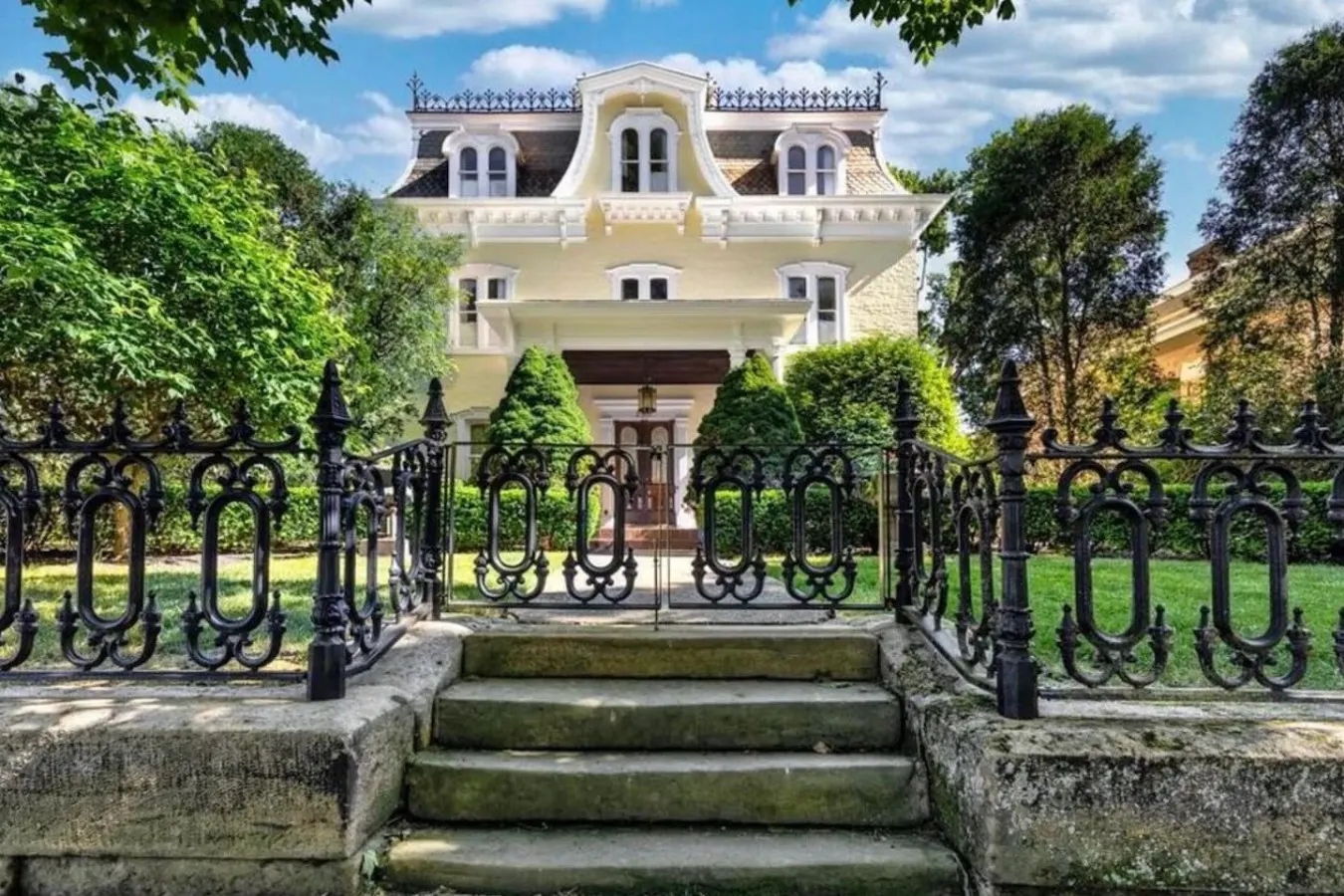Stunning Victorian Mansion Downtown Lancaster