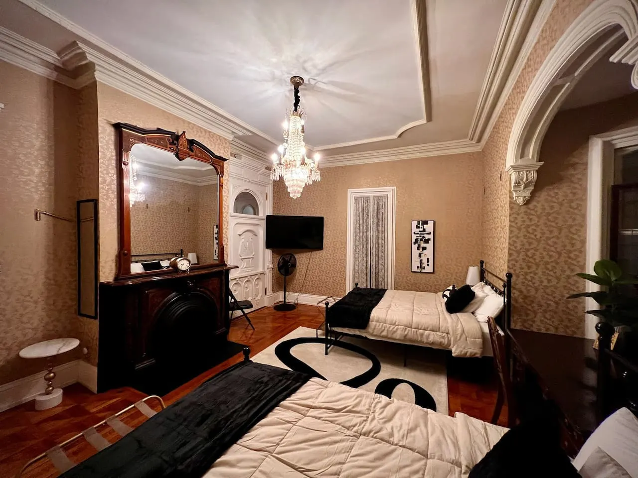 Stunning Victorian Mansion Downtown Lancaster 16