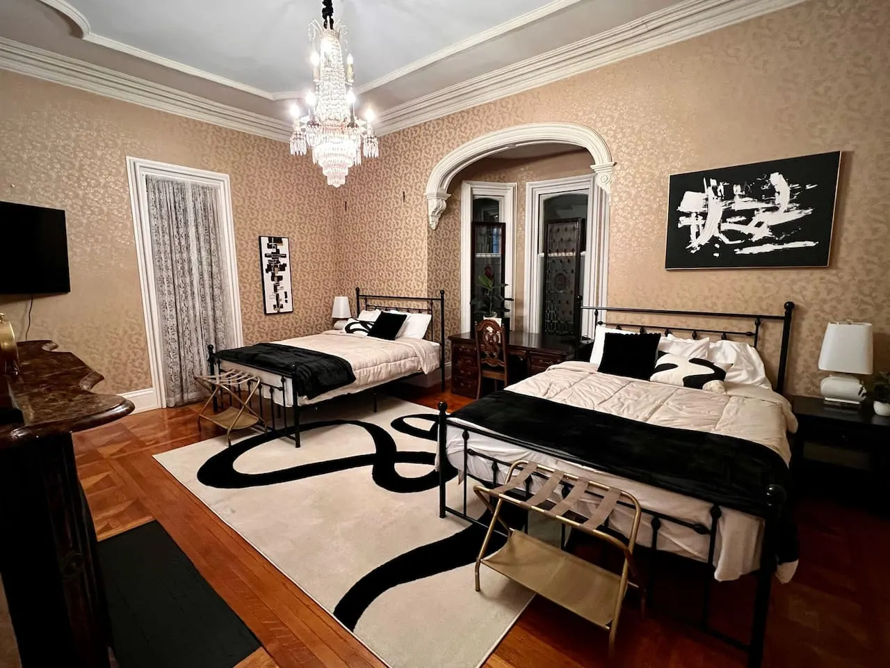 Stunning Victorian Mansion Downtown Lancaster 4
