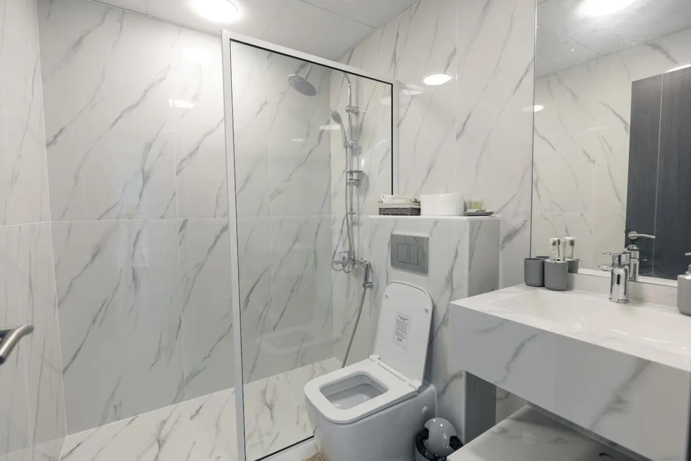 Dubai Marina - 1BHK Apartment near Dubai Metro 14