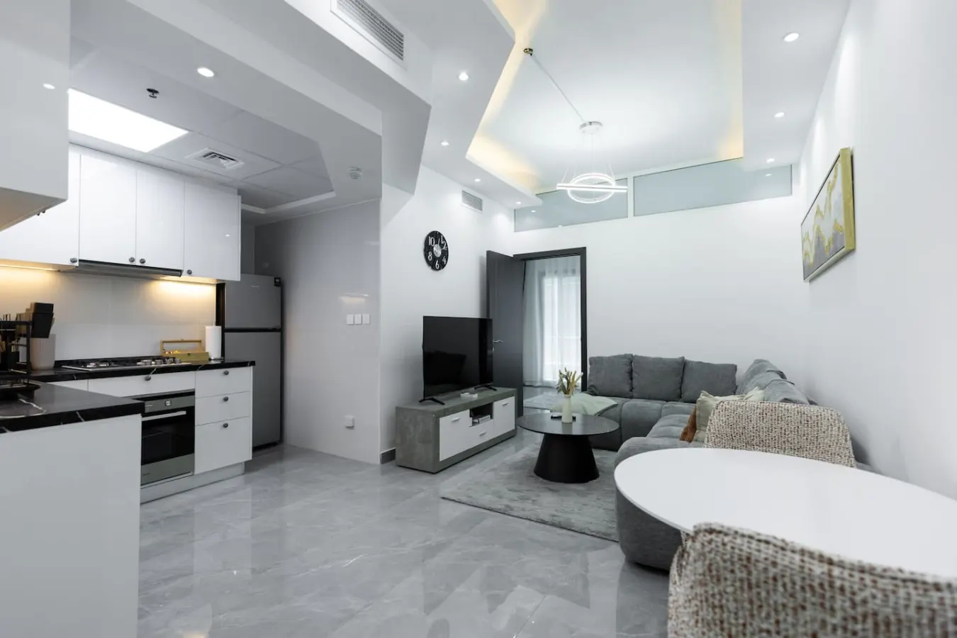 Dubai Marina - 1BHK Apartment near Dubai Metro 3