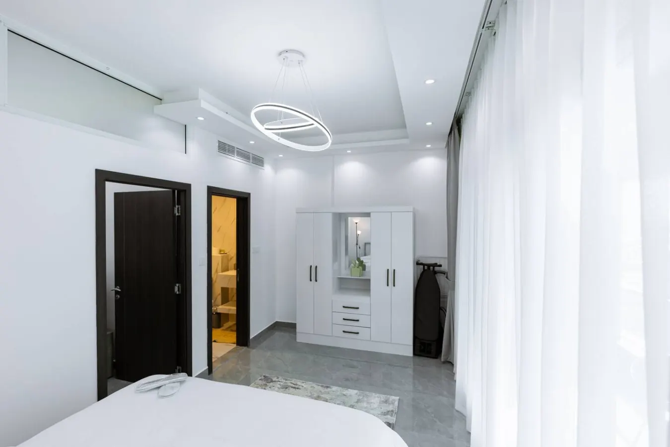 Dubai Marina - 1BHK Apartment near Dubai Metro 5