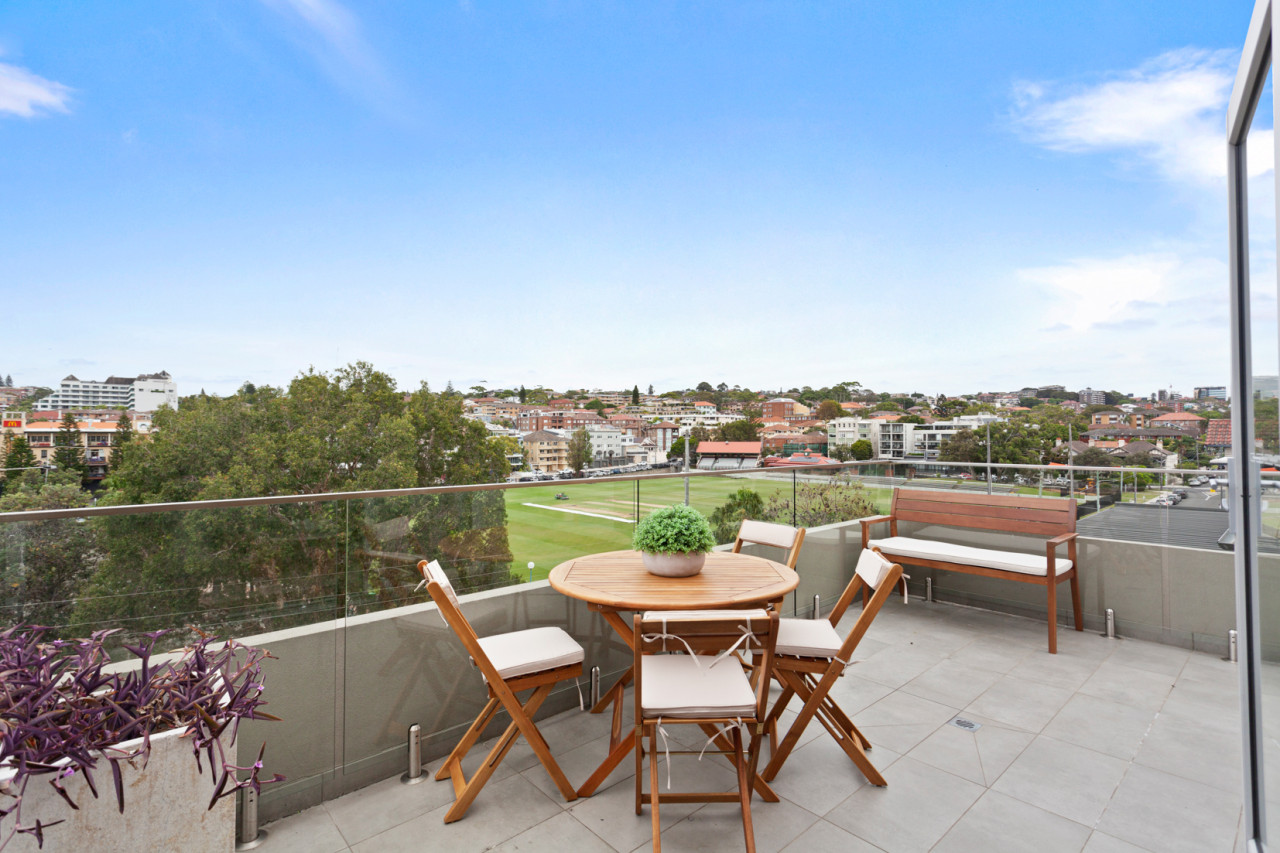 Modern Top Floor Home at Coogee Beach