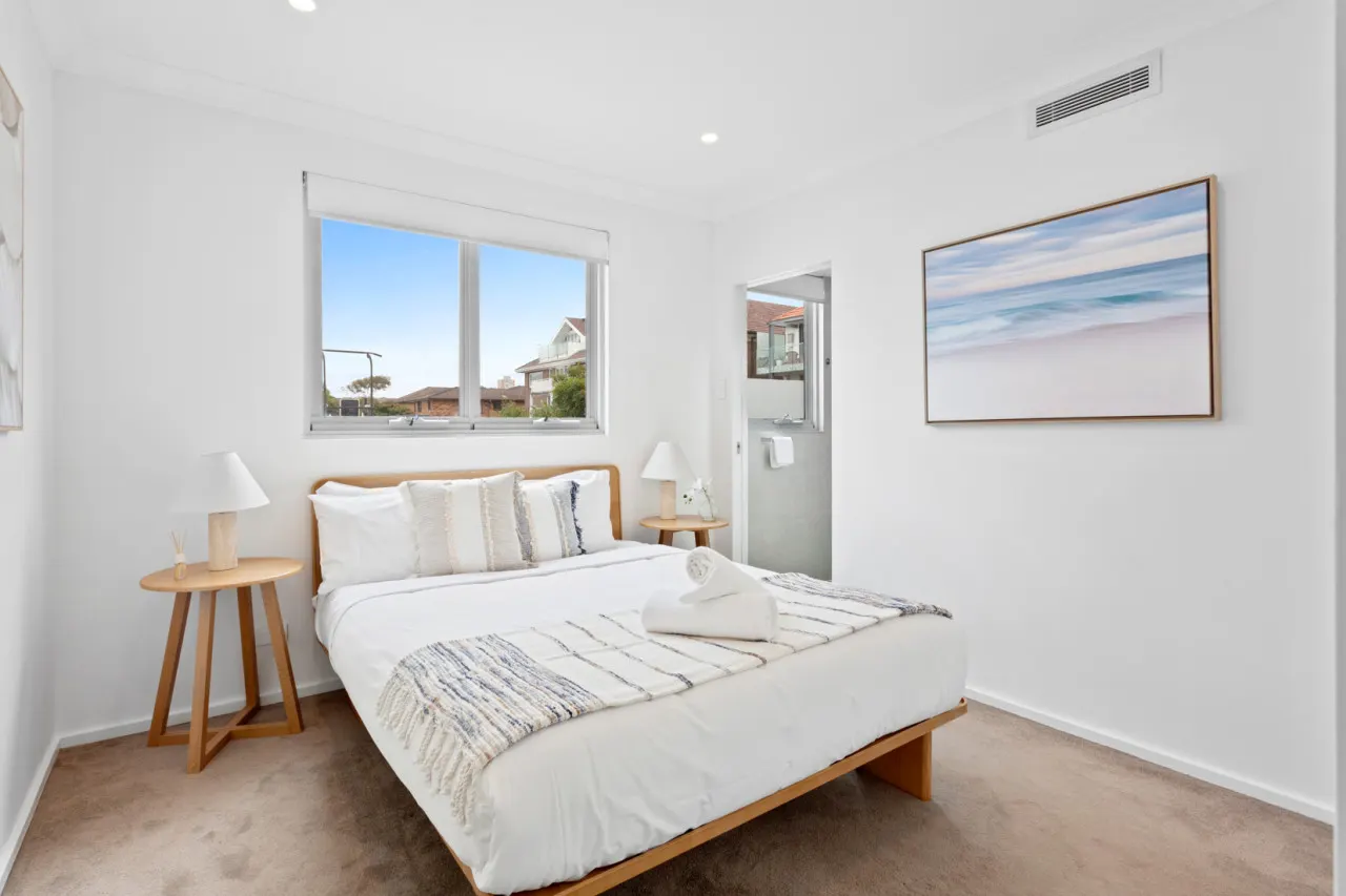 Modern Top Floor Home at Coogee Beach 8