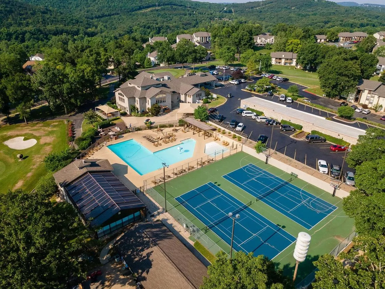 Indoor Pool, Hot Tub, PT Royale, Bunk Room, LAKE! 12