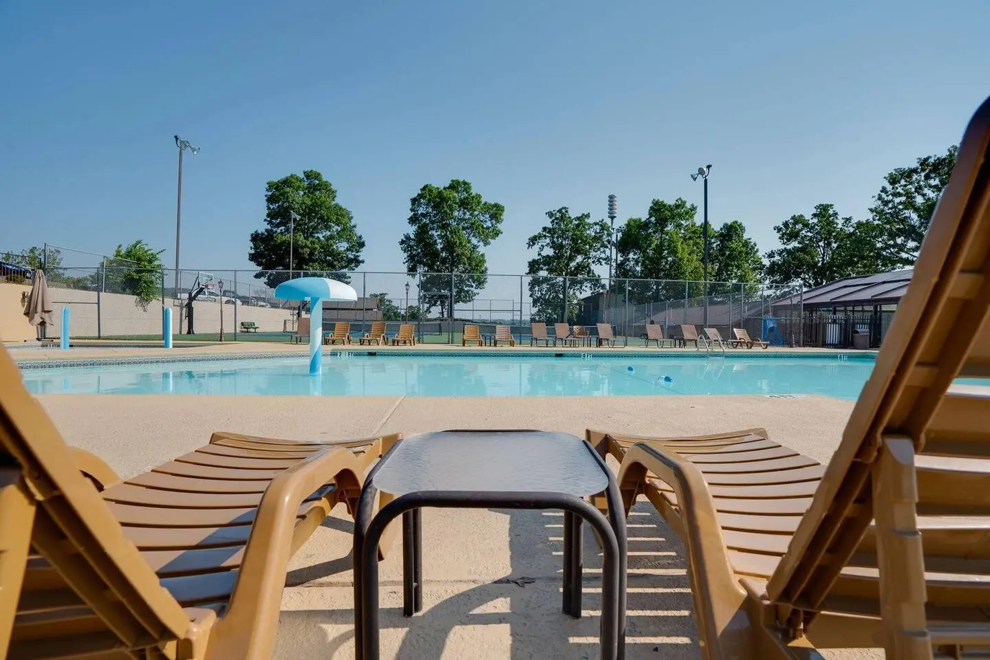 Indoor Pool, Hot Tub, PT Royale, Bunk Room, LAKE! 18