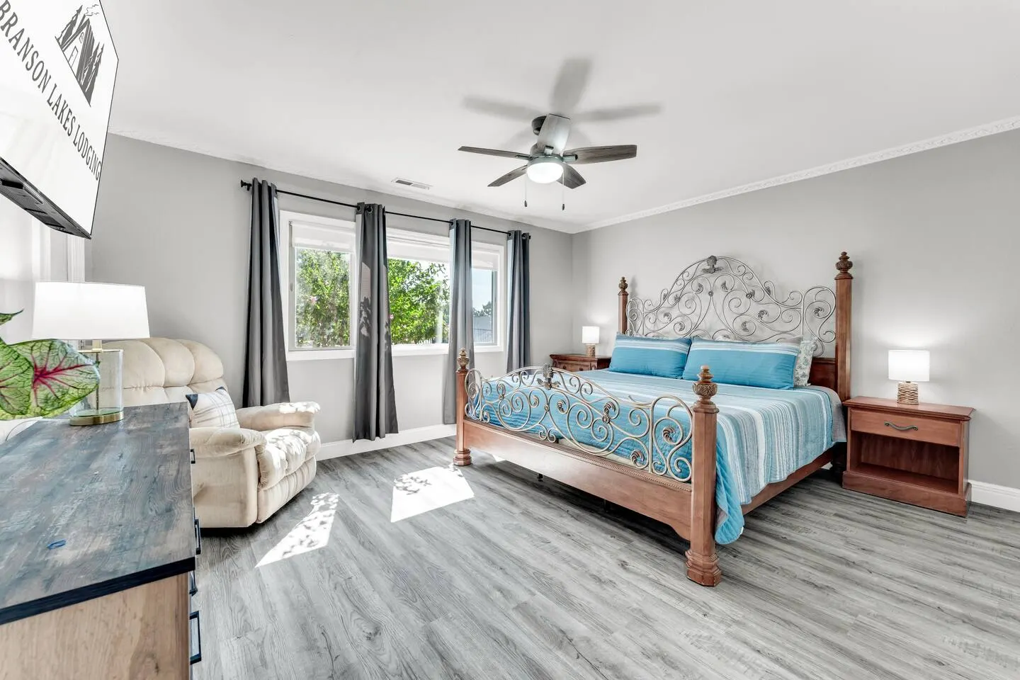 Indoor Pool, Hot Tub, PT Royale, Bunk Room, LAKE! 4