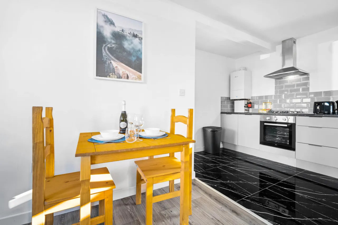 Cozy Apartment - Parking - WiFi - Cradley Heath 11