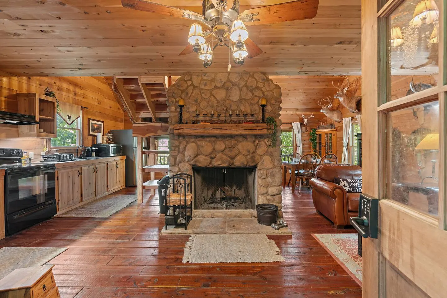 Franklin Cabin Sleeps 6 Arcade Woods + Trail 17