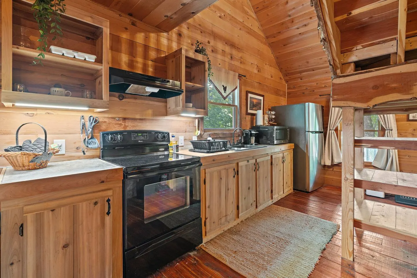 Franklin Cabin Sleeps 6 Arcade Woods + Trail 6