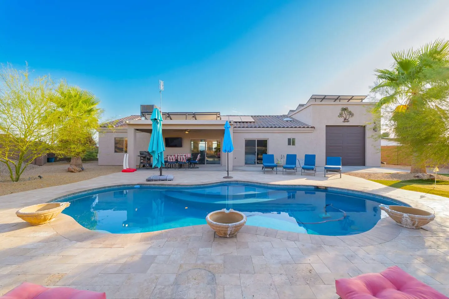 Luxury Lake View | 3 bd | Pool | Sleeps 6 — photo 2