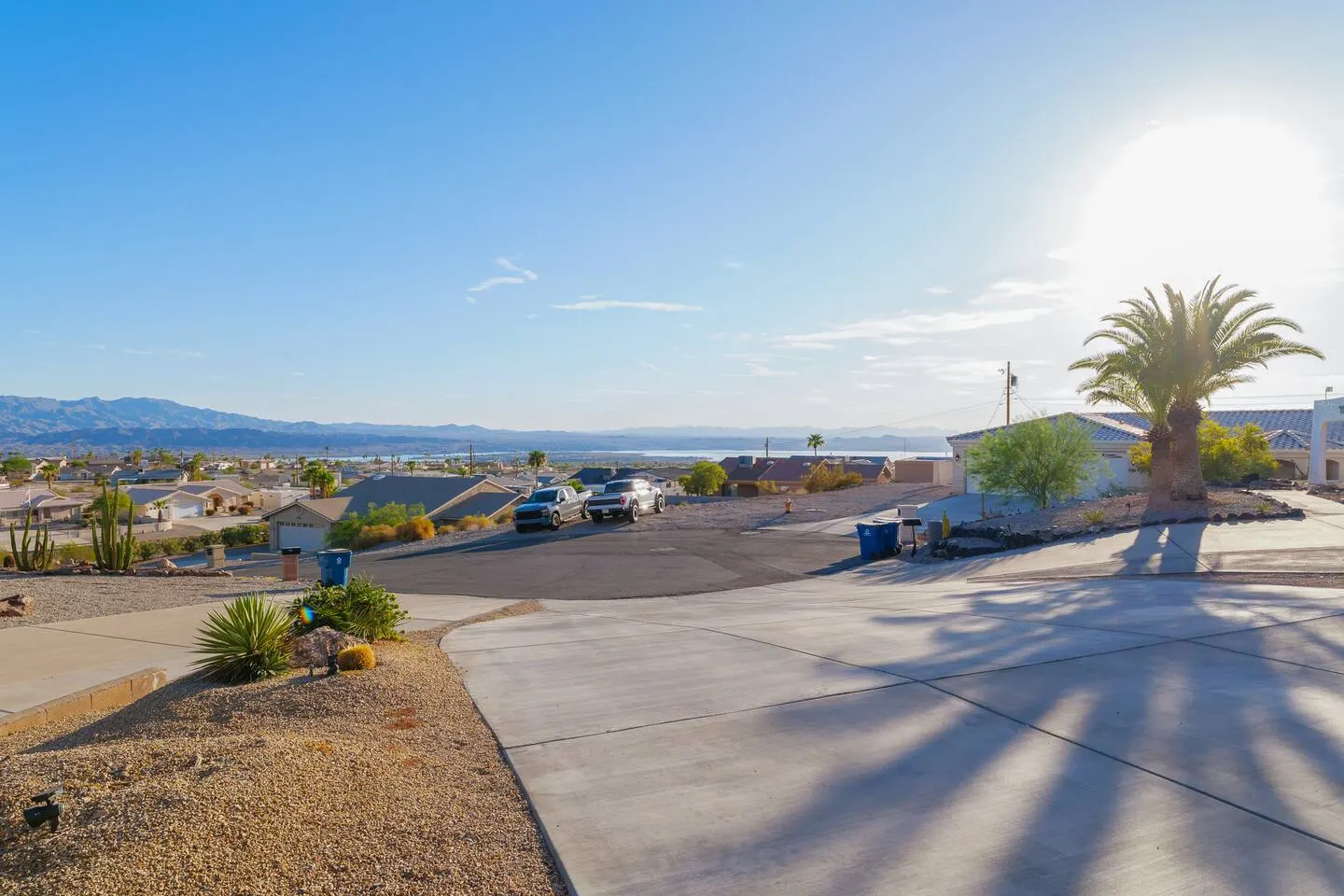 Luxury Lake View 3 bd Pool Sleeps 6 12