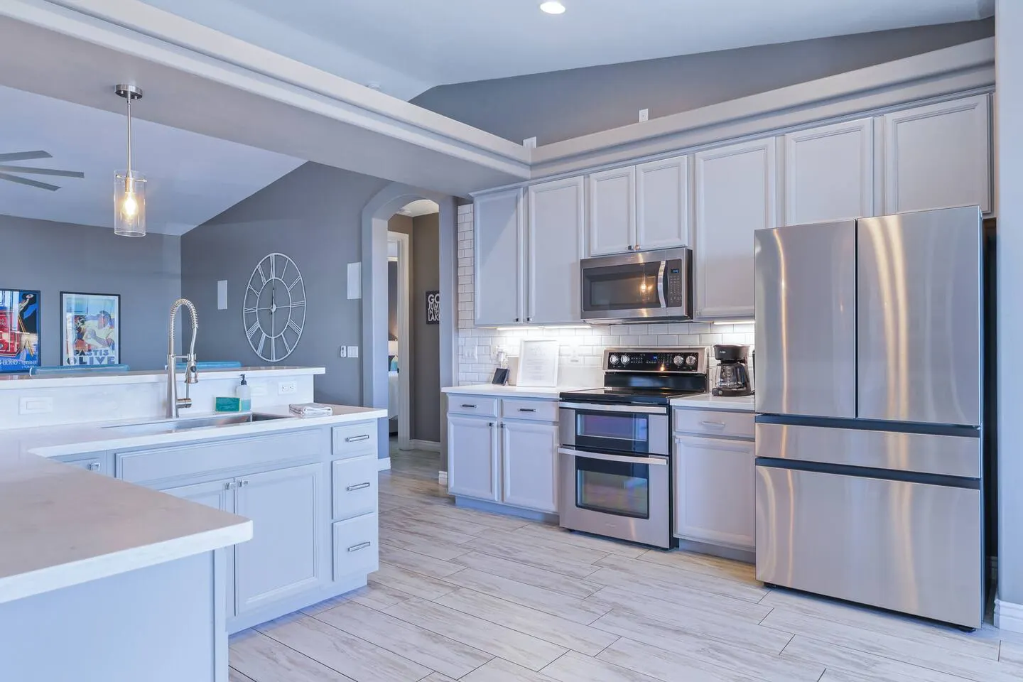 Luxury Lake View 3 bd Pool Sleeps 6 20