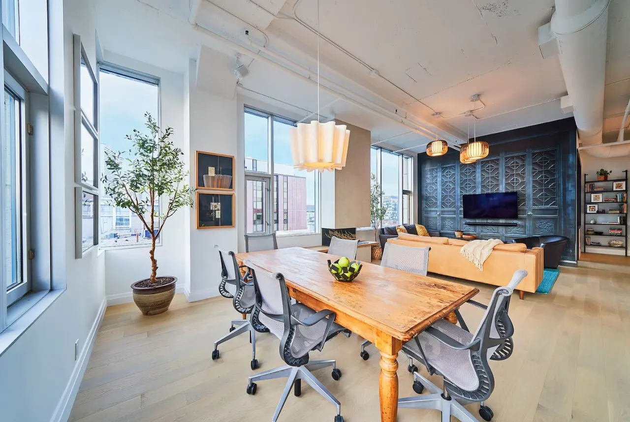 *WOW* Remarkable SkyLoft 2 Bedroom 1