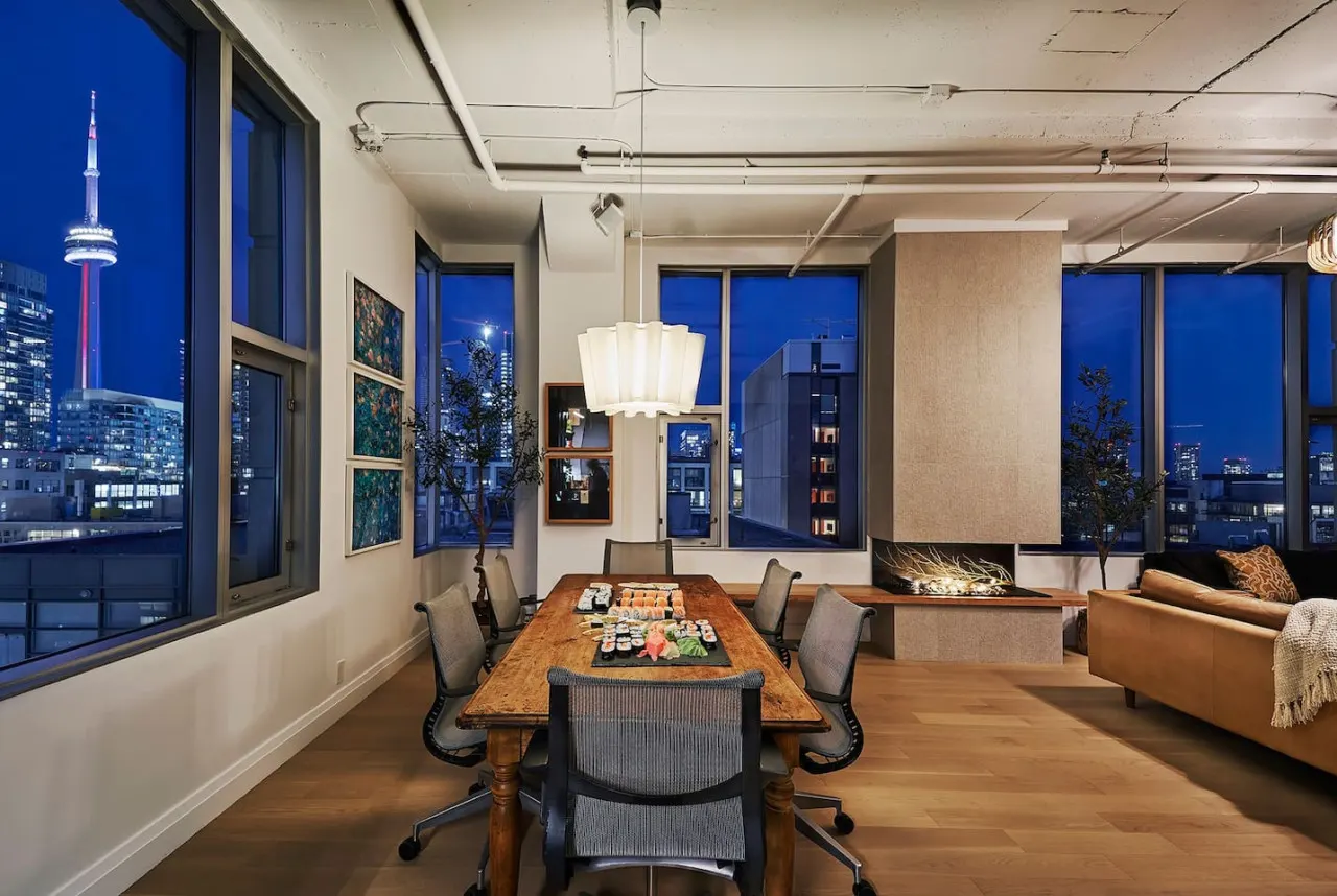 *WOW* Remarkable SkyLoft 2 Bedroom 3