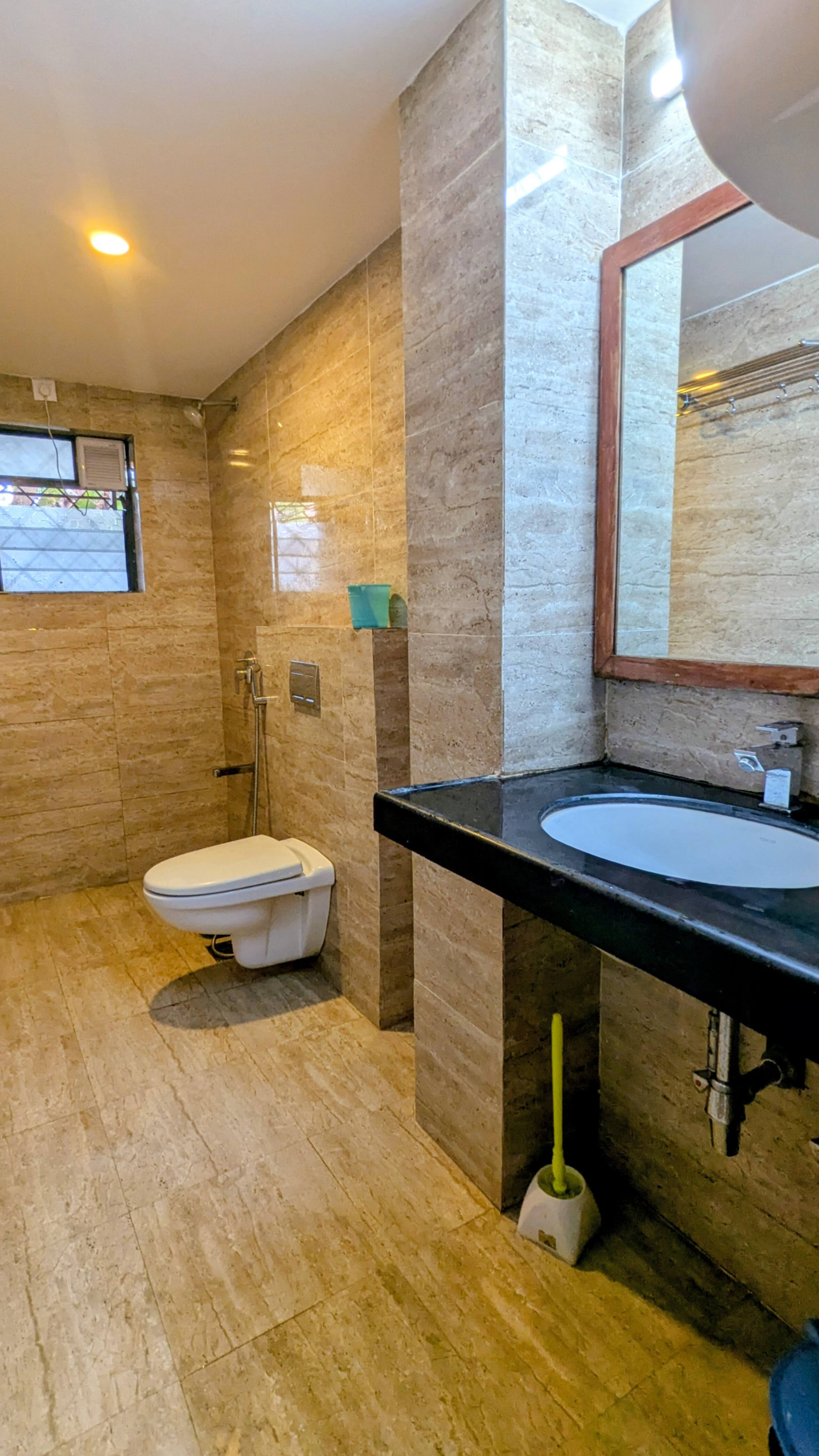 Spacious 3-Bedroom Apartment In Central Location 32