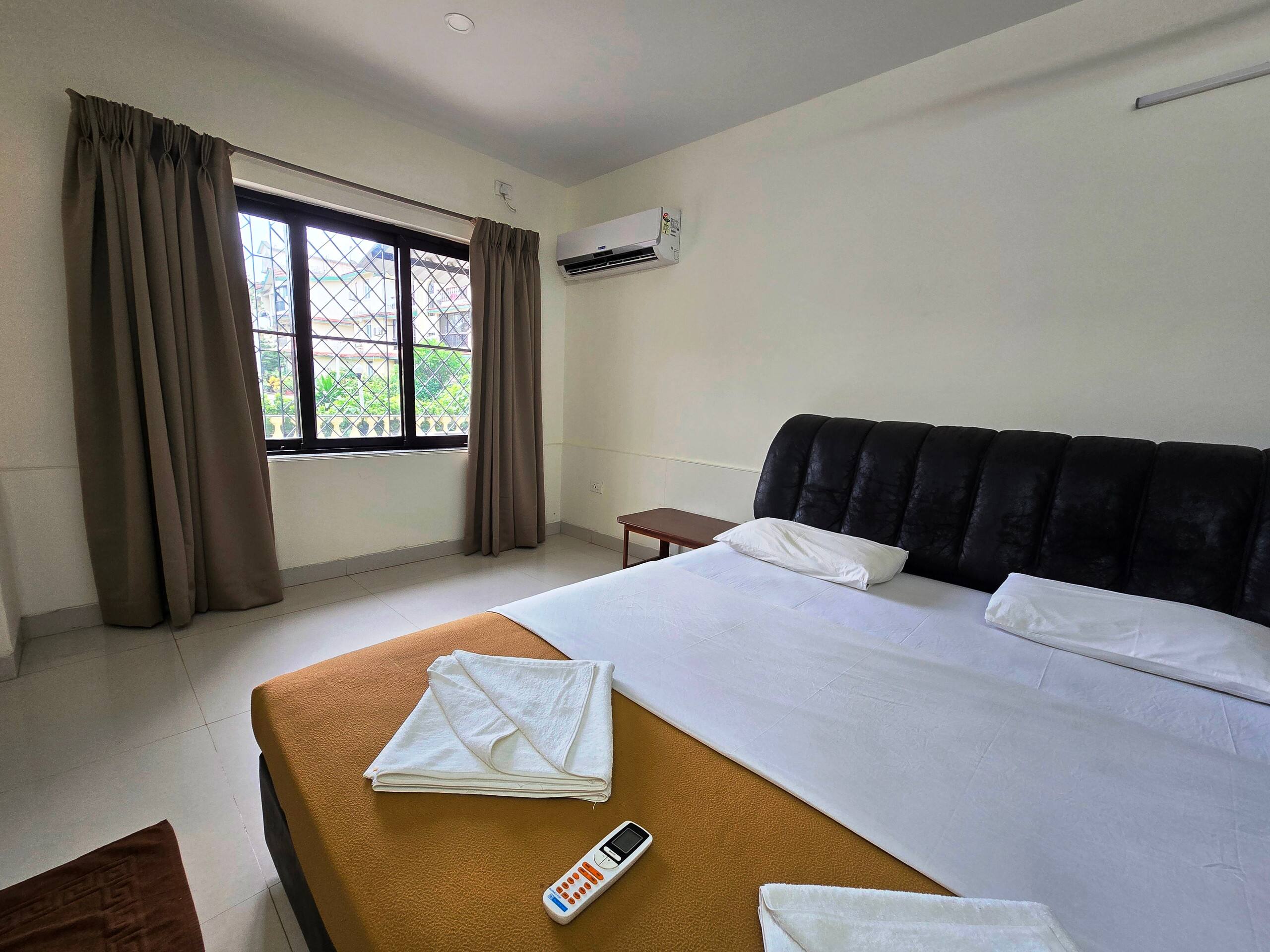 Spacious 3-Bedroom Apartment In Central Location 17