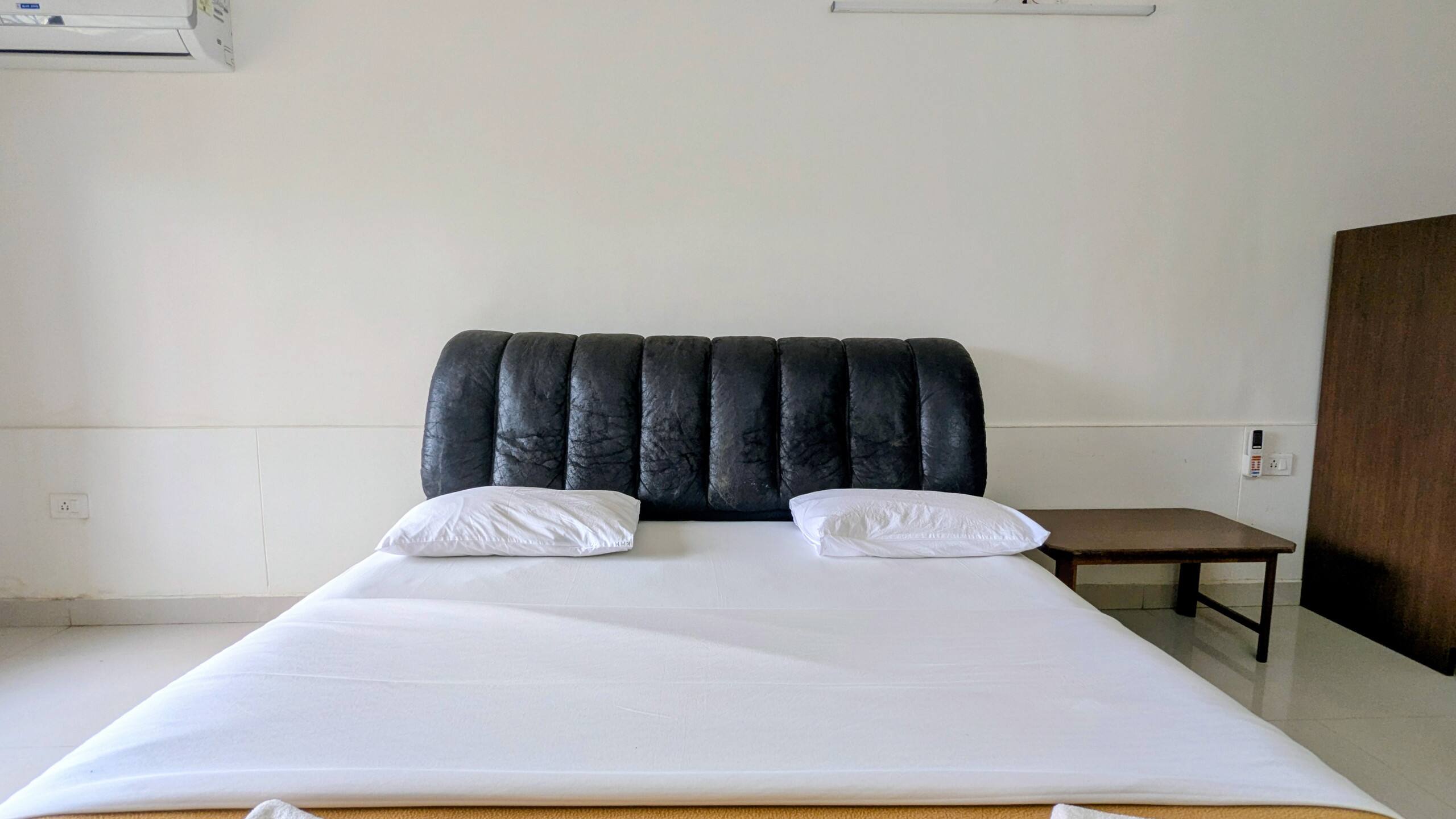 Spacious 3-Bedroom Apartment In Central Location 18