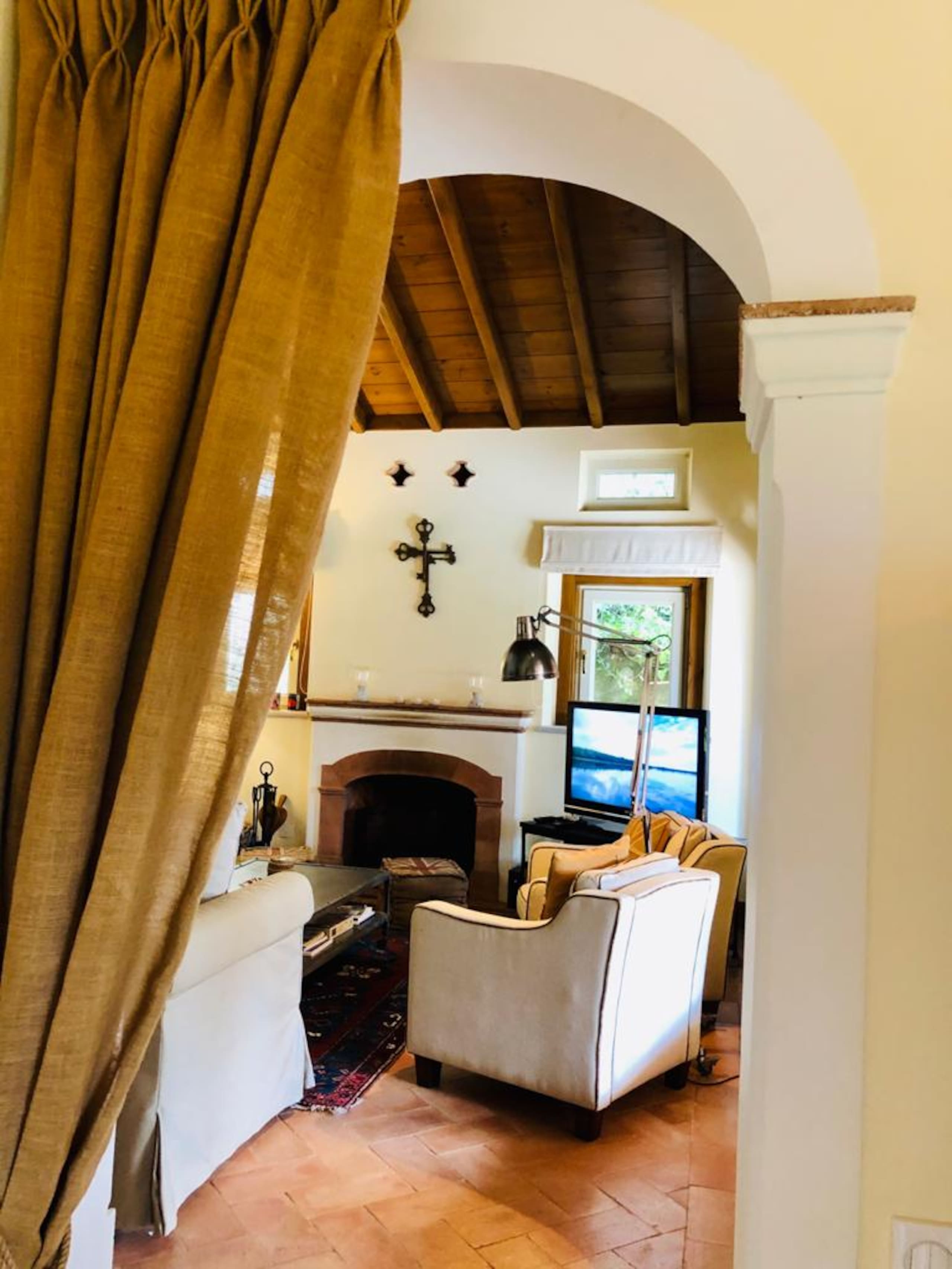 Cozy Private Cottage with Fireplace & Outdoor Tub 6