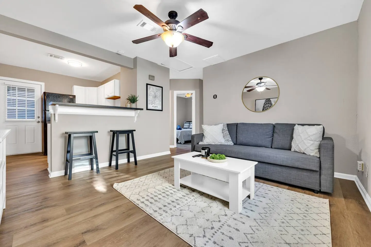 Cute Summerhill 2BR unit Near BeltLine — photo 2