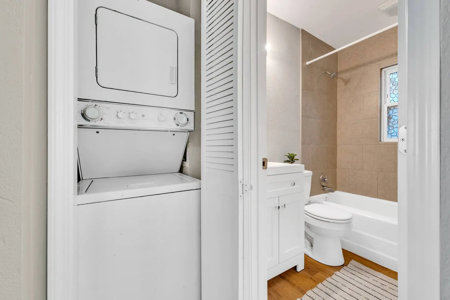 Cute Summerhill 2BR unit Near BeltLine — photo 5