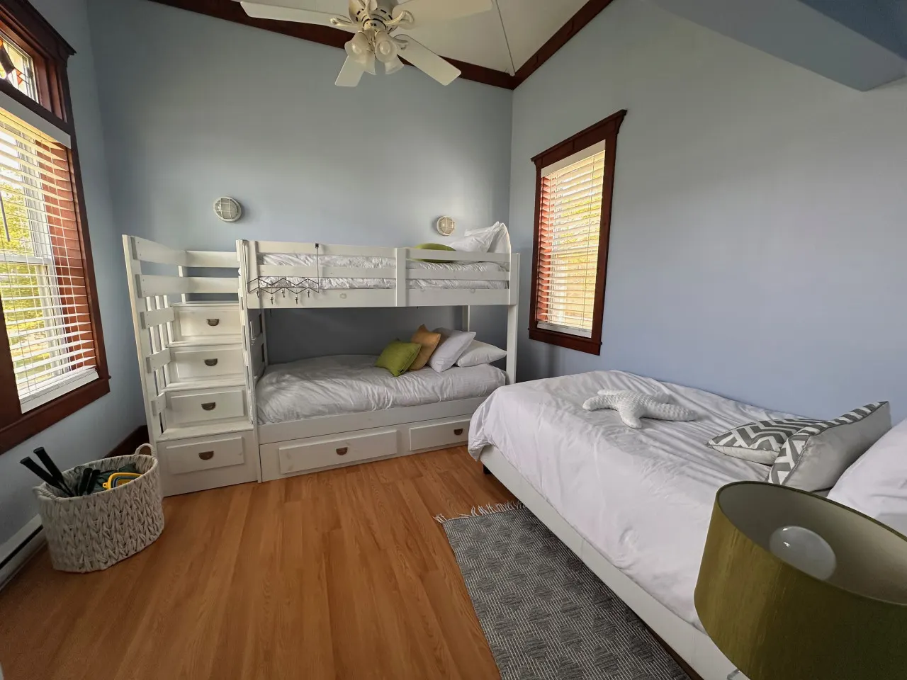 Coastlines Retreat Ocean Views Sleeps 9 9